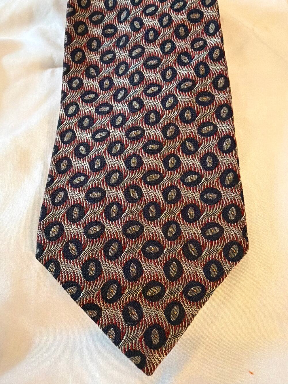 Johnston & Murphy 100% Silk Necktie USA Geometric Medallion Wide 60" Tie Men's